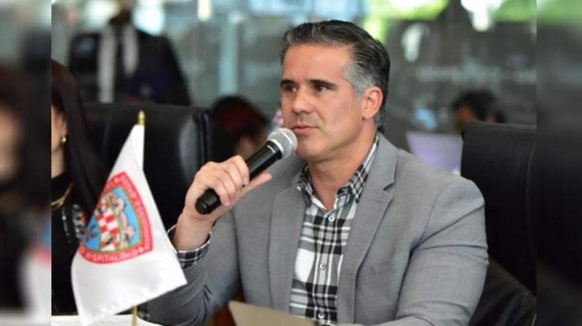 diputado Luis Aguilar